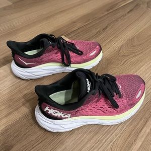 5.5 Wide Hoka Clifton 8 Running Shoes